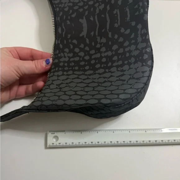 Taylor Swift Reputation Album Shoulder Bag - Picture 3 of 6